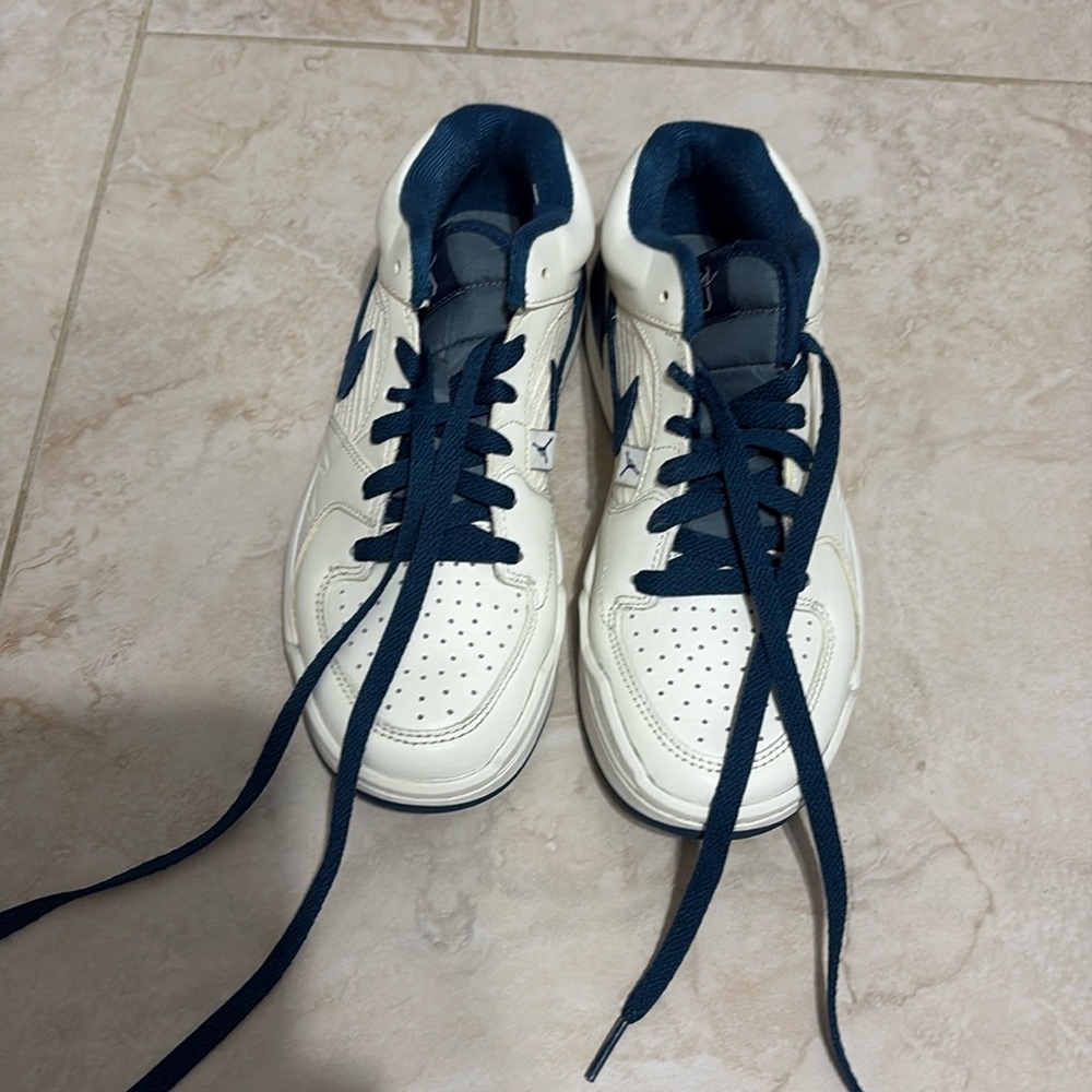 Very wanted nike Jordans sneakers
